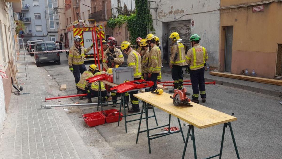 Los bomberos desplazados al lugar.