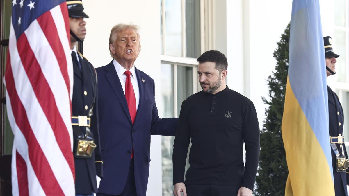 Donald Trump recibe al presidente ucrnaiano Volodimir Zelenski a su llegada a la Casa Blanca