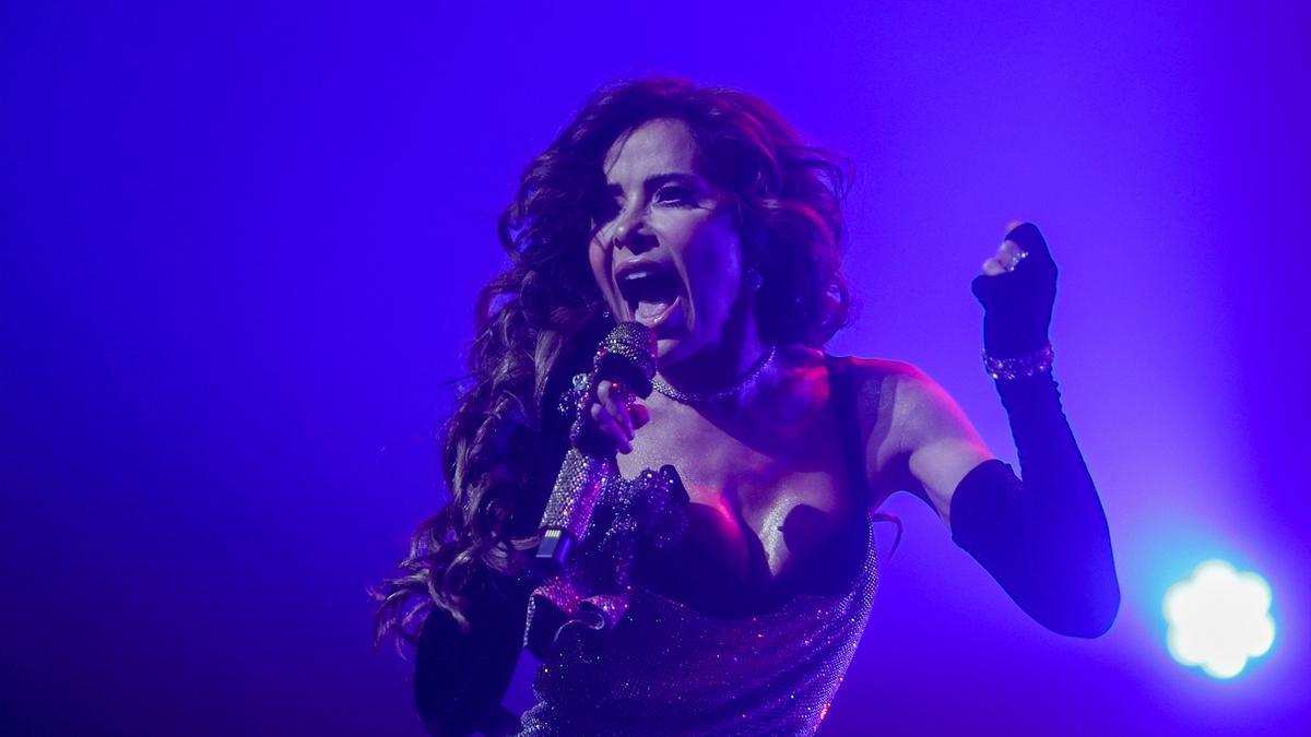 La cantante Gloria Trevi durante un concierto.