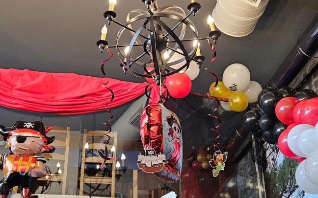 Ekimenak tabernen dekorazioaren eta mozorro tematikoen bidez herriguneko jai giroa sendotu nahi du.