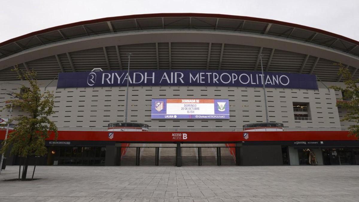 Exterior del estadio deportivo Riyadh Air Metropolitano.