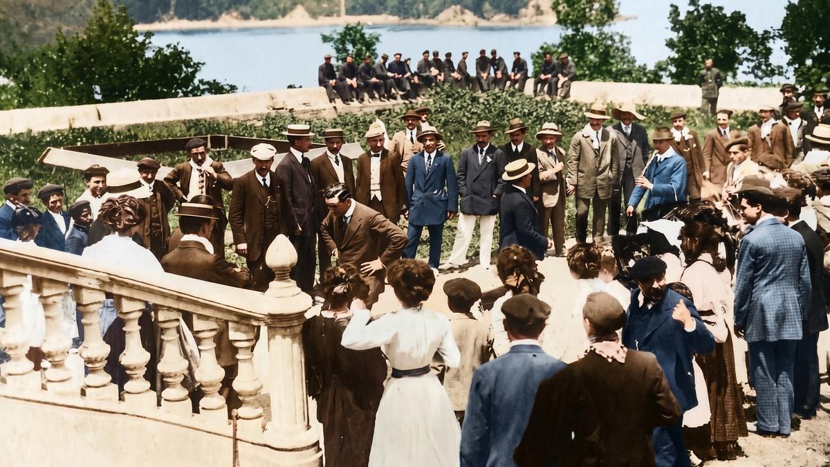 El rey Alfonso XIII bailando un atzesku en Txatxarramendi