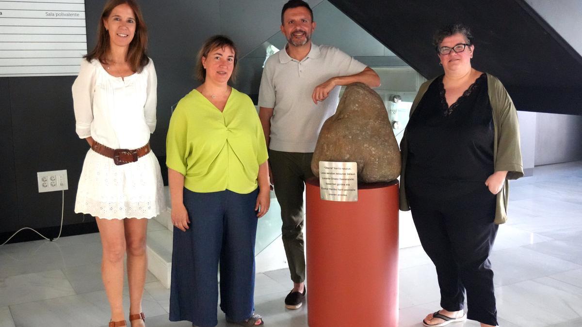 Presentación junto a 'Okerra harria' de la Euskal Jaia 2025