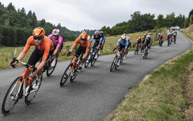 Alustiza e Isasa ruedan en el Tour del Limousin