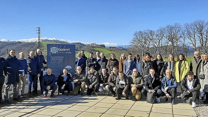 Foto grupal de la Asamblea General Extraordinaria de Goierri Valley. | FOTO: N.G.