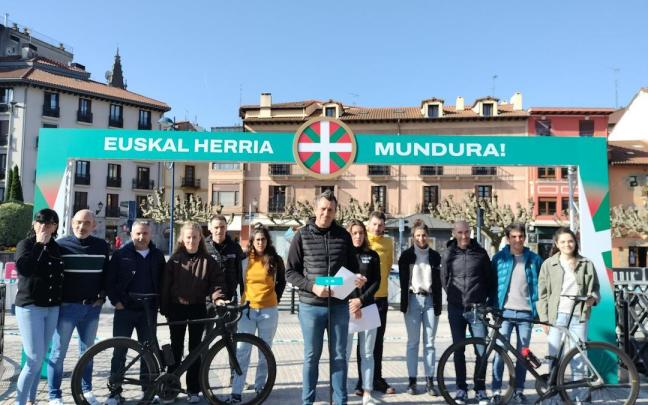 Presentación de la dinámica 'Herri bat gara, Euskal Herriak erabaki'.