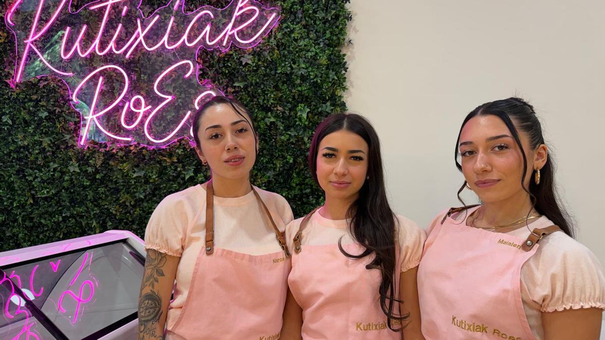 Naroa, Nahia y Maialen en su nueva cafetería de Beasain.