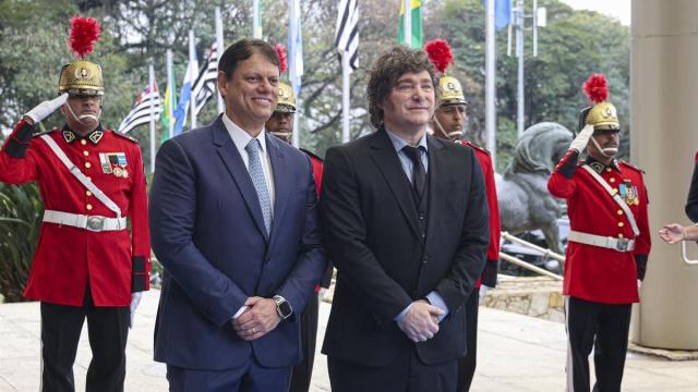 El presidente Argentina, Javier Milei, recibido por el gobernador de Sao Paulo