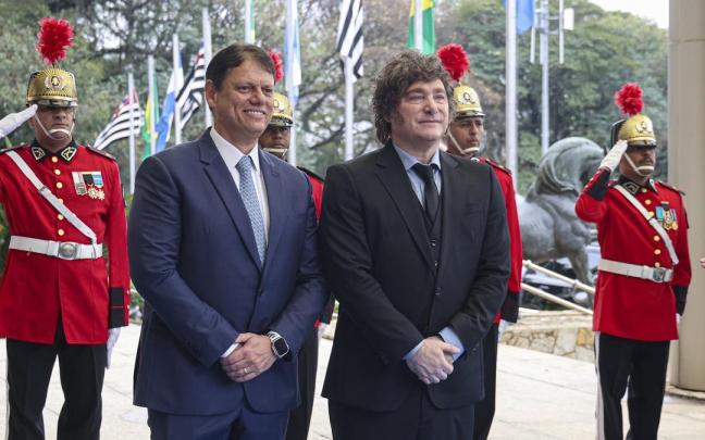 El presidente Argentina, Javier Milei, recibido por el gobernador de Sao Paulo
