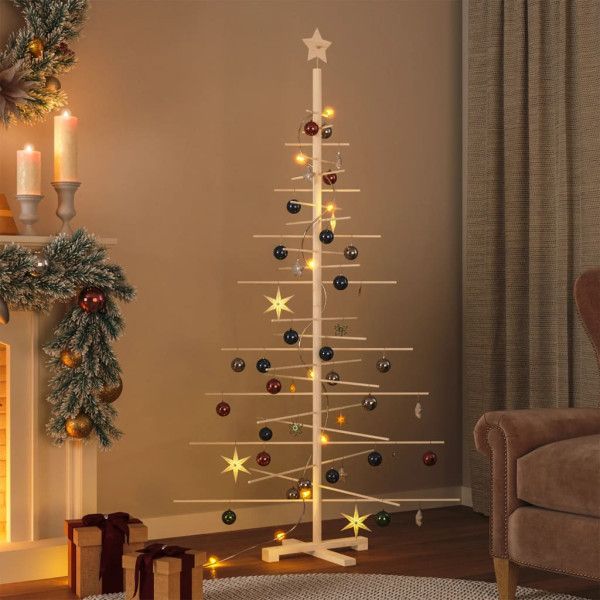 Árbol de Navidad de madera con bolas y luces.