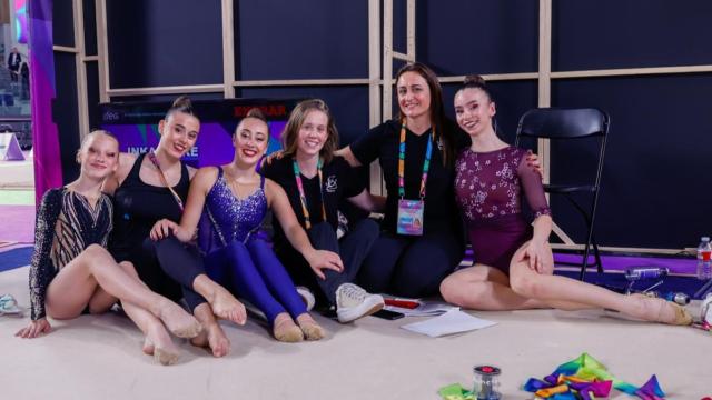 De izquierda a derecha, Dasha Rubtsova, Naroa Ribeiro, Araia Salazar, Alba Lambea, Judith Torralba y Julene Eraña. Foto: Alberto Guervós