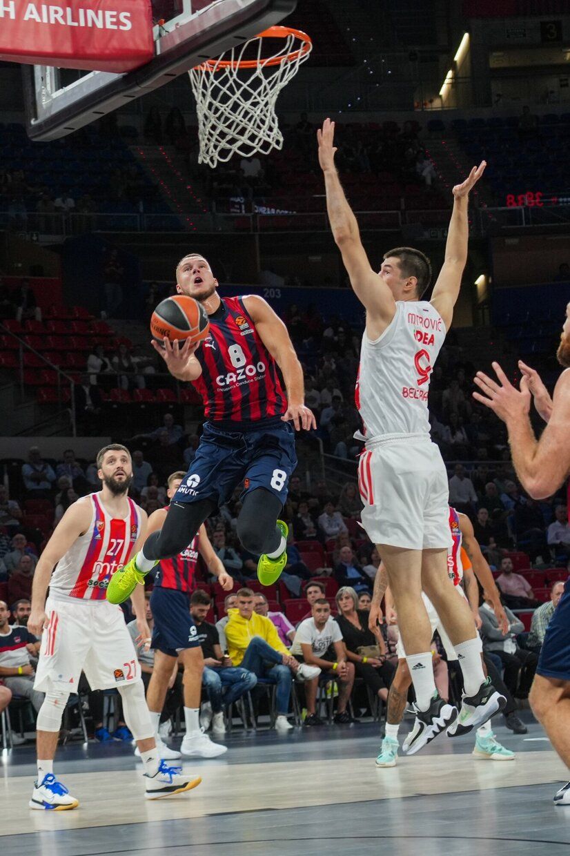Sedekerskis, en la imagen intentando una bandeja ante el Estrella Roja, está firmando los mejores números de su carrera