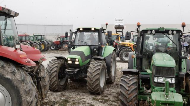 Una tractorada anterior de baserritarras en el polígono de Jundiz.