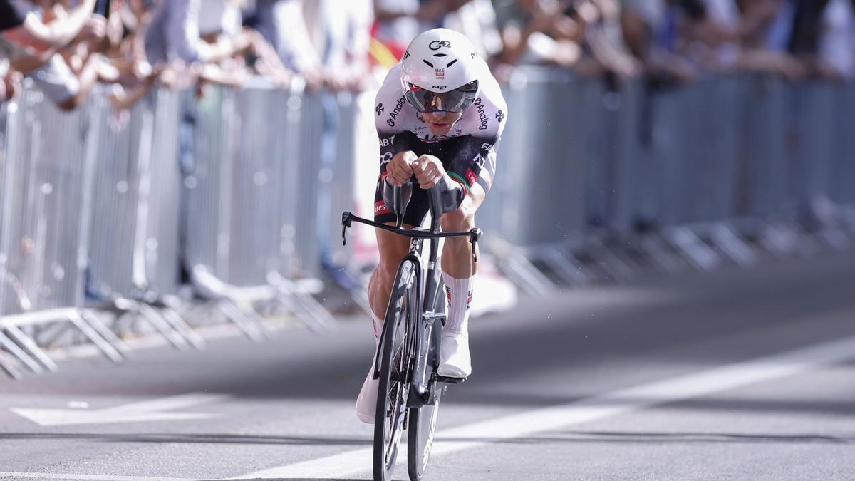 Joao Almeida restó 10 segundos a Vingegaard en la crono,