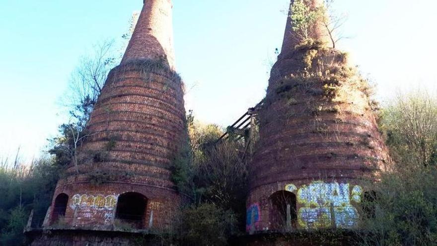 Construidos en 1956 y 1961, los hornos de calcinación son un emblema del municipio.