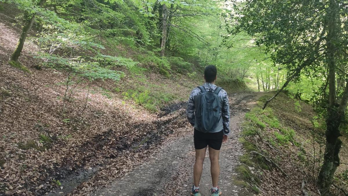 Llegando al collado Anguta