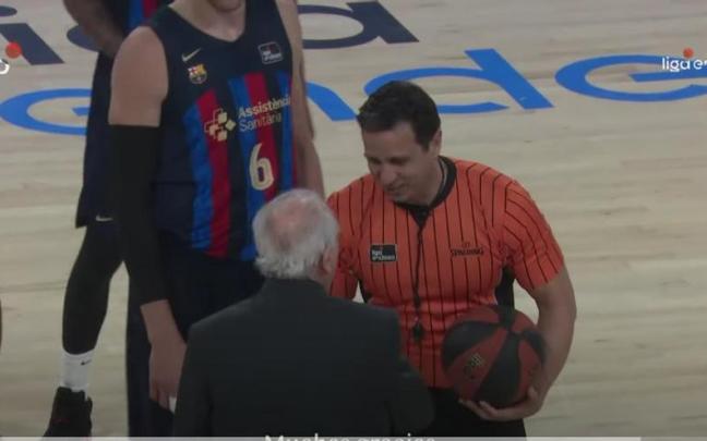 Peruga en el partido de este domingo en el Palau.