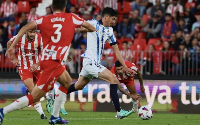 Carlos Fernández, ante el Almería. / N.G.