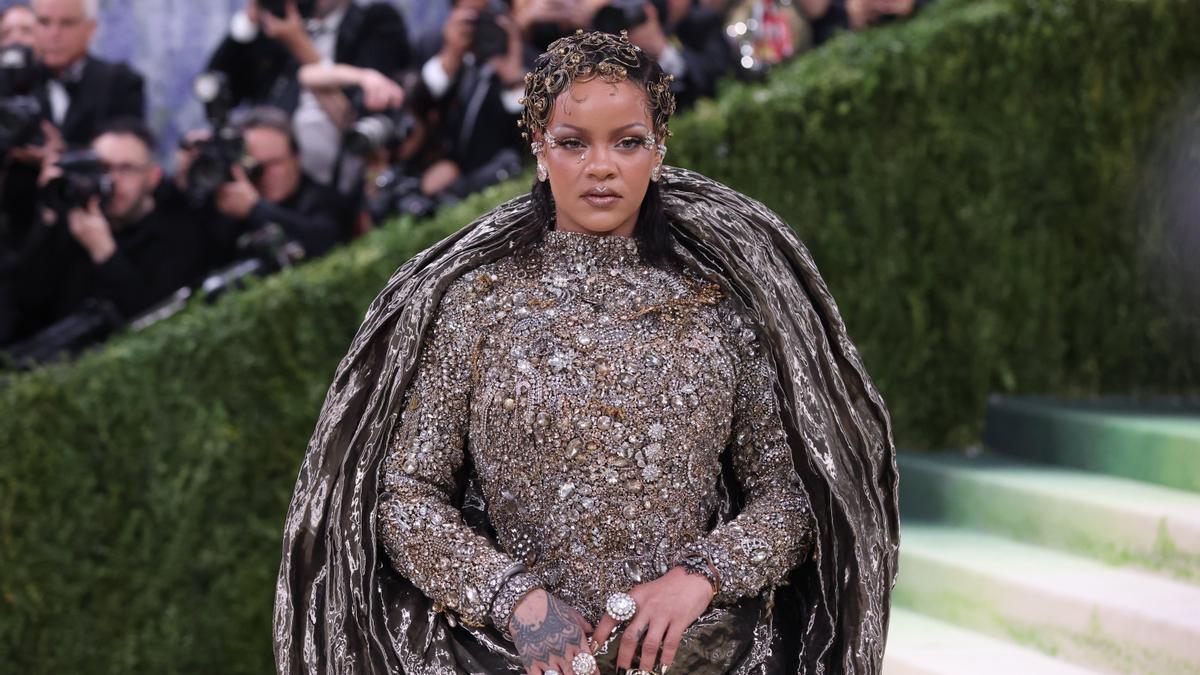 Rihanna llegó 'fashionably late' junto a su marido, Asap Rocky.