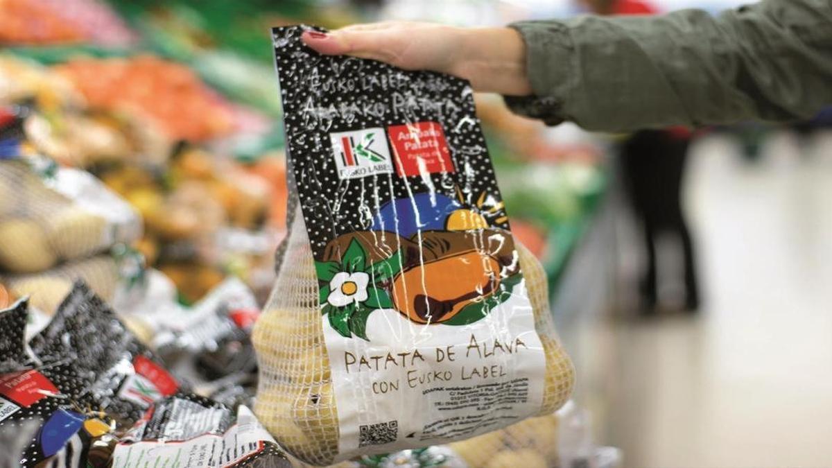 Las ventas del sector de Alimentación se han incrementado en un 0,6 % interanual, mientras que en el Resto de productos se han reducido un 0,3 %.