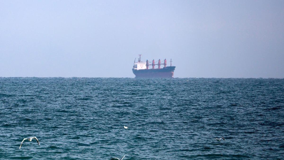 Los tripulantes del 'Ursa major' fueron rescatados por Salvamento Marítimo.