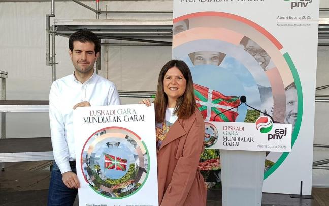 Ipiñazar y Ollo en la presentación este jueves en Bilbao del Aberri Eguna del PNV.