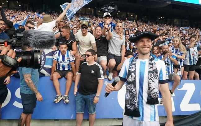 Así ha sido la despedida de Asier Illarramendi como jugador de la Real. / RUBEN PLAZA