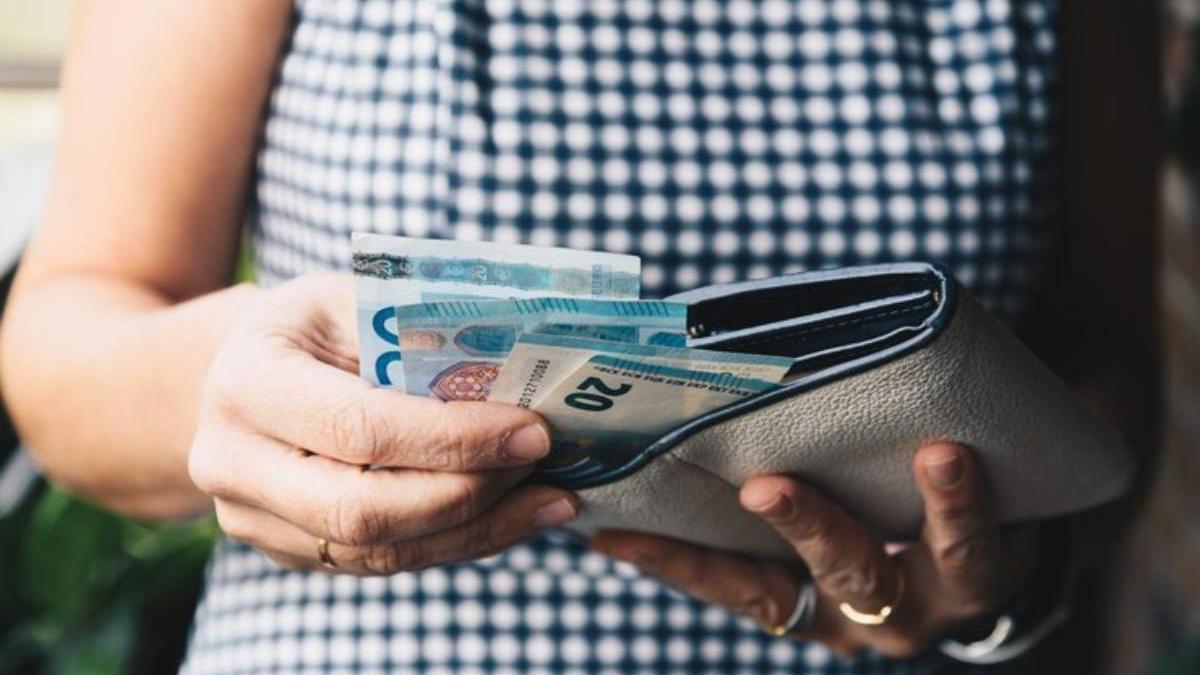 Dinero en efectivo.