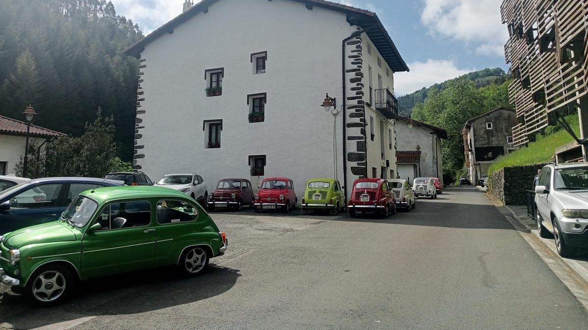 Varios Seat 600 en Nuarbe.