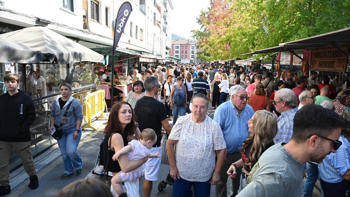 Feria de Gangas Eguna de Zalla.