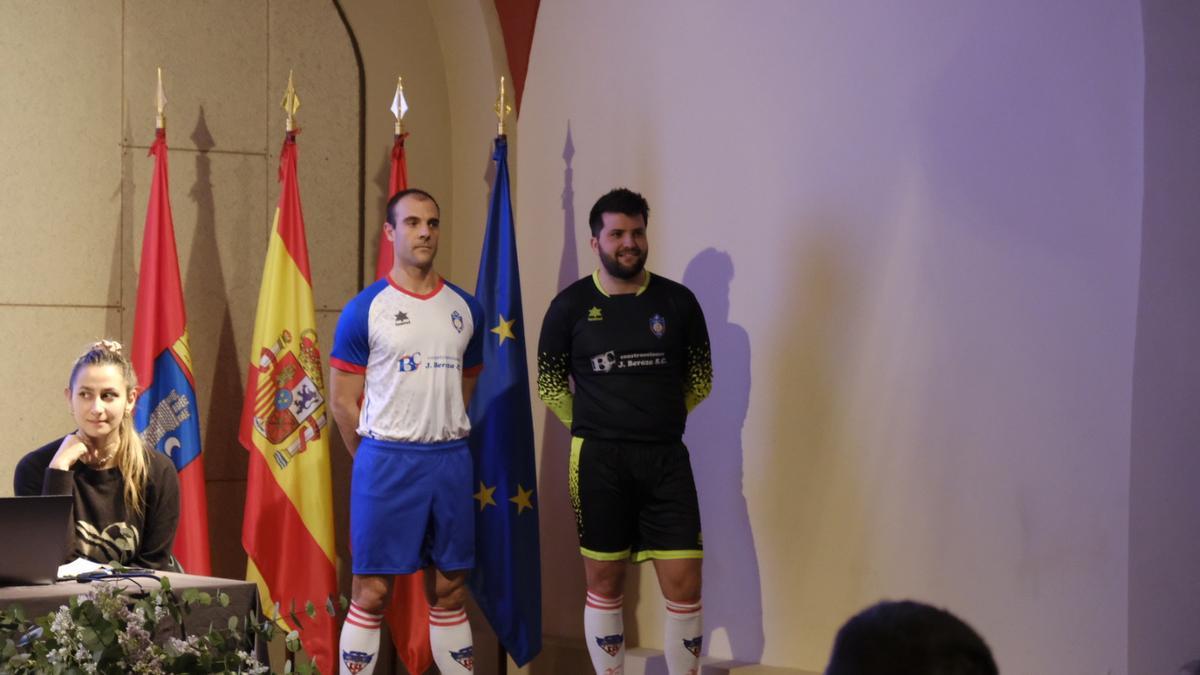 Mometos de la presentación de los actos por el centenario del C.D. Ilumberri. / Marian Zozaya