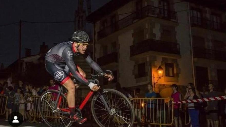 La magia de la noche y el esfuerzo ciclista reinarán mañana en las céntricas calles de Oñati.