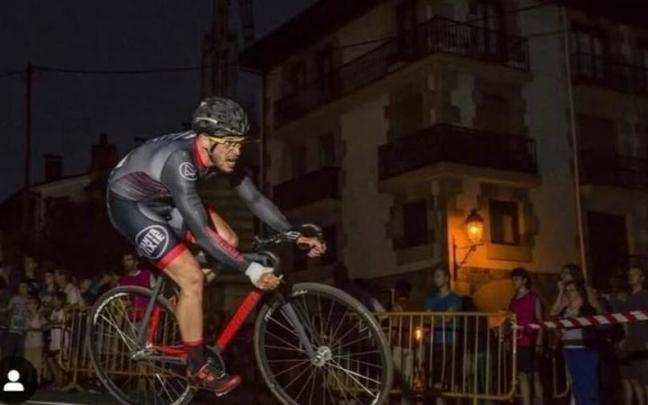 La magia de la noche y el esfuerzo ciclista reinarán mañana en las céntricas calles de Oñati.