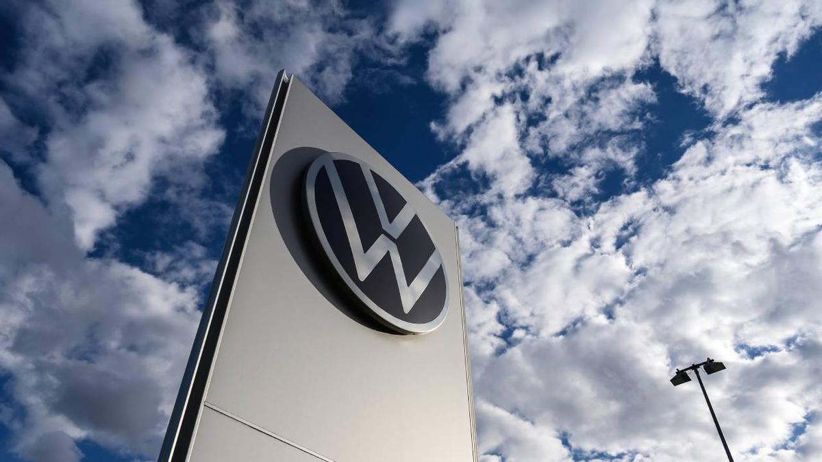 Volkswagen vuelve a rebajar sus previsiones y advierte de "más riesgos" por la caída de las ventas