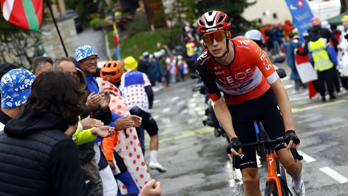 Arensman, en la ascensión a La Plagne.