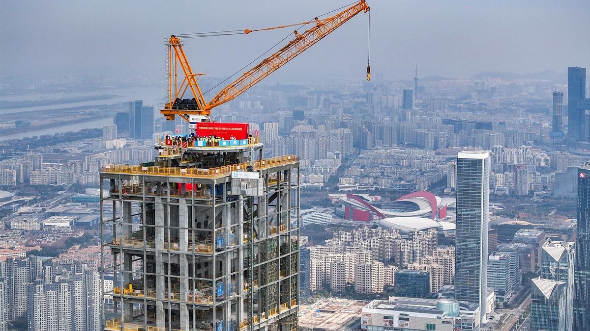 Edificio en construcción en la ciudad china de Nankín.