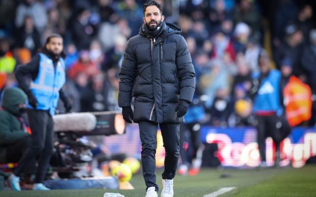 Ruben Amorin, durante el partido contra el Leeds, tras el cual ha sido cesado como entrenador del Manchester United.