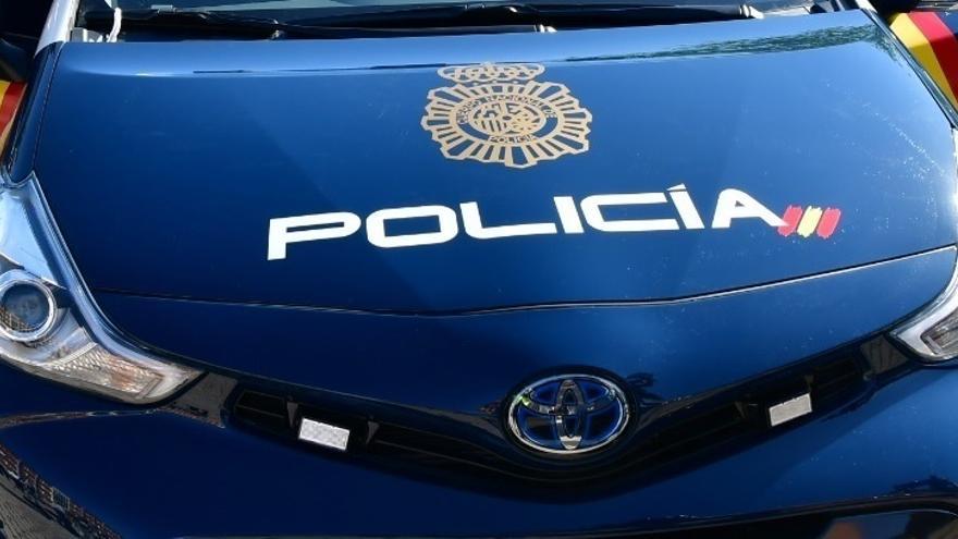 Los servicios de emergencias acudieron por el incendio y el joven fallecido.