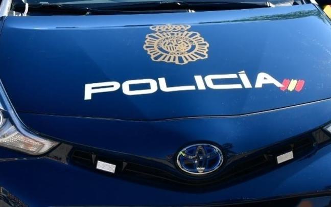 Los servicios de emergencias acudieron por el incendio y el joven fallecido.