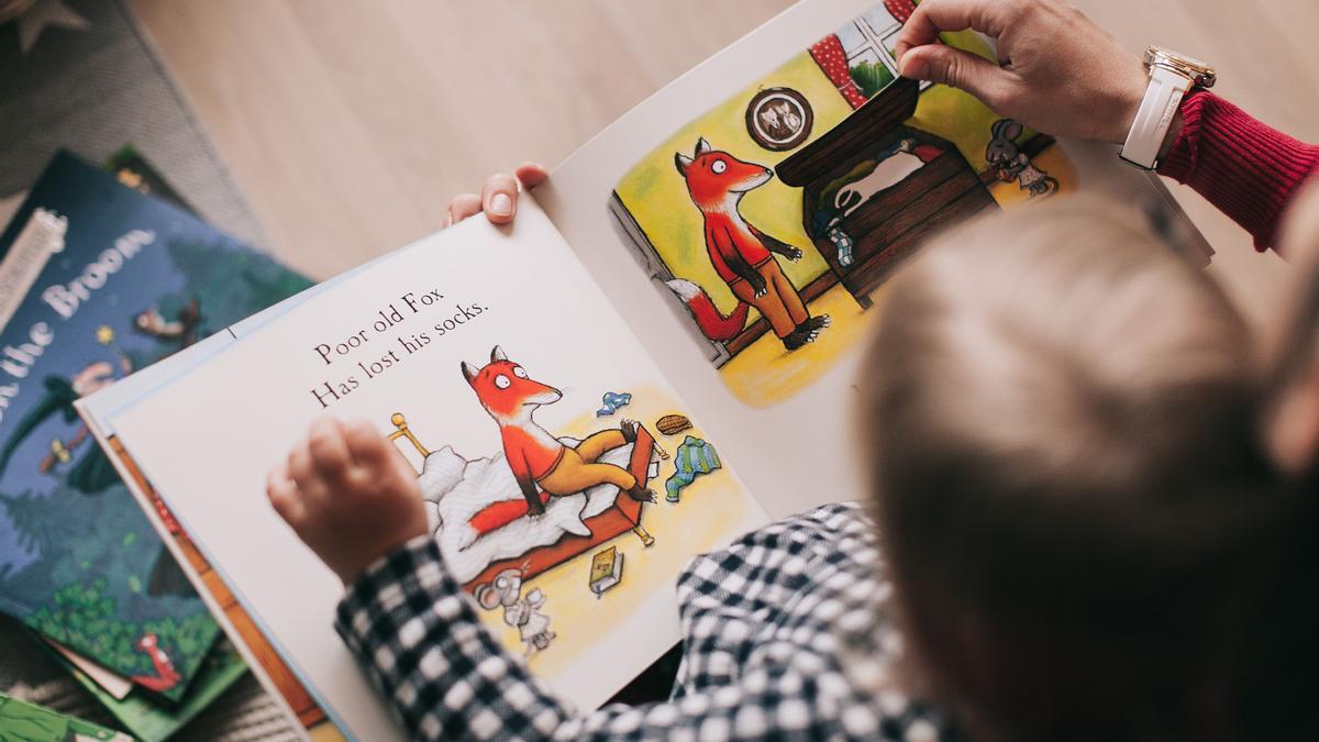 Fomentar la lectura en los más pequeños es lo más recomendable.