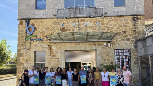 Entrega de libros a recién nacidos