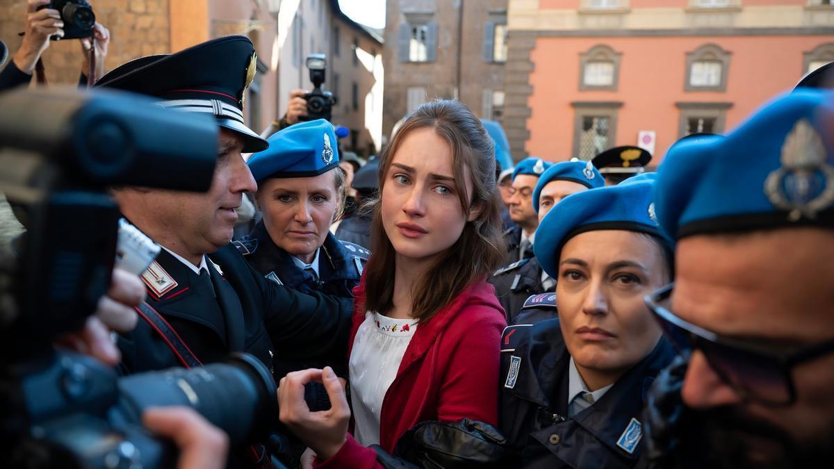 La actriz Grace Van Patten da vida a Amanda Knox en la serie.