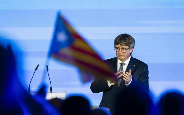 Puigdemont en su primer acto de campaña electoral de JxCat en Francia. / EFE Puigdemont en su primer acto de campaña electoral de JxCat en Francia.