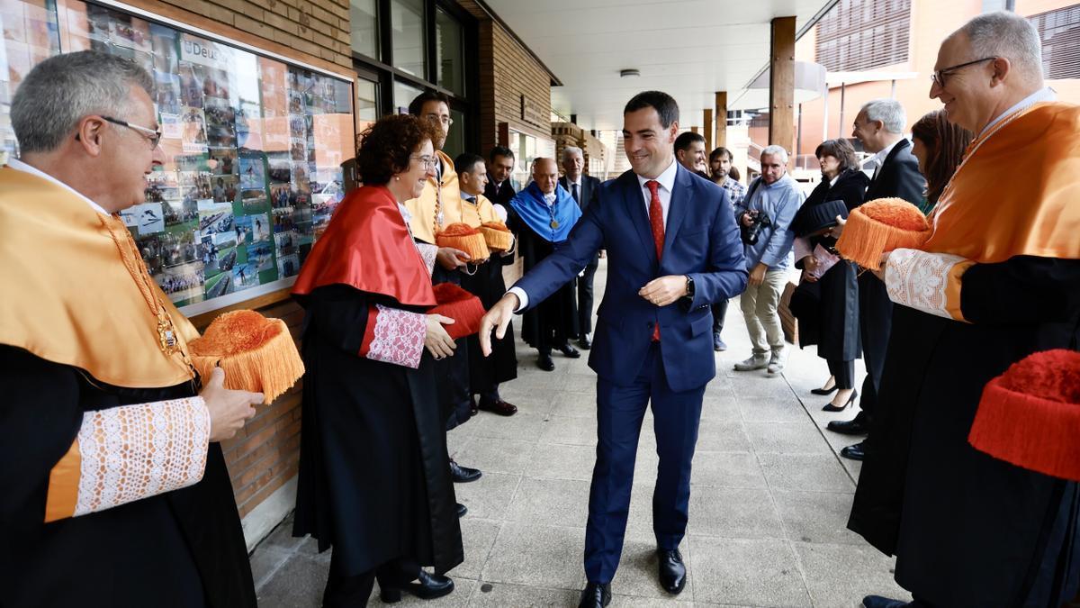 Pradales, en el acto de inauguración del nuevo curso 2024/25 en el campus de Donostia de la Universidad de Deusto.