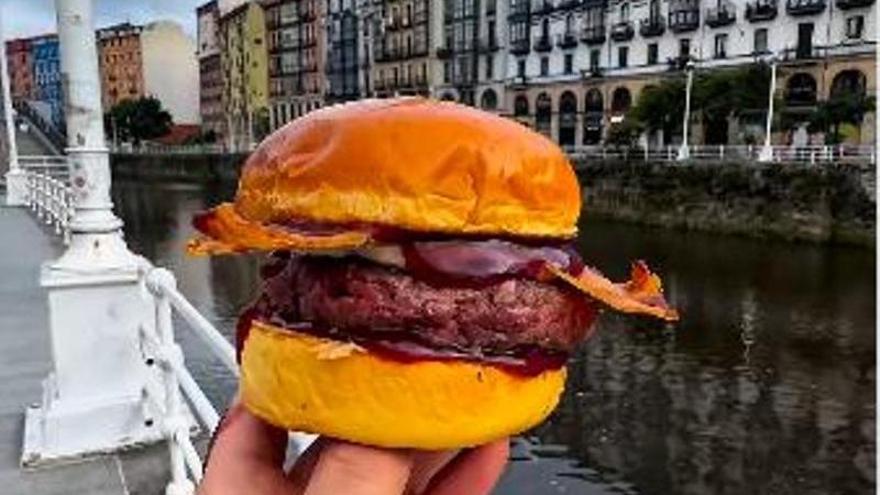 Burger kalimotxo colaboración entre Buba Burger y @mi_top_burgers