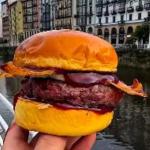 Burger kalimotxo colaboración entre Buba Burger y @mi_top_burgers