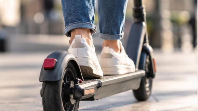 Patineteentzako aparkaleku seguruak jarriko ditu Gasteizko Udalak VGbiziz sarean.