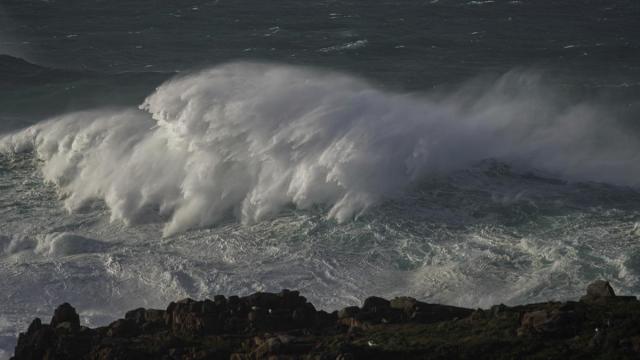 Una ola en un temporal.