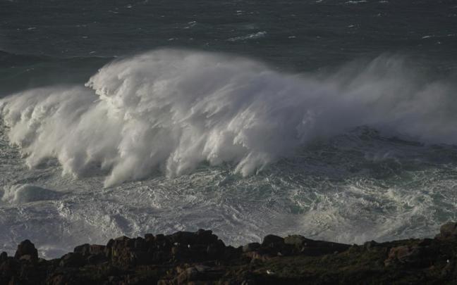 Una ola en un temporal.