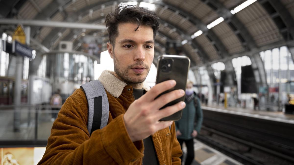 Cada vez son más los que utilizan la ayuda de un inesperado compañero de viaje: la inteligencia artificial.
